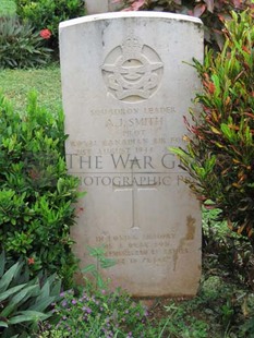 TRINCOMALEE WAR CEMETERY - SMITH, ALBERT JOHN